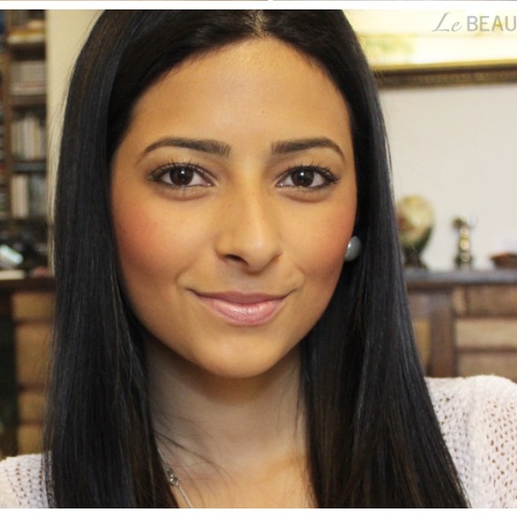 MAC Lustre Lipstick- Politely Pink (Discont.) - Picture 6 of 10